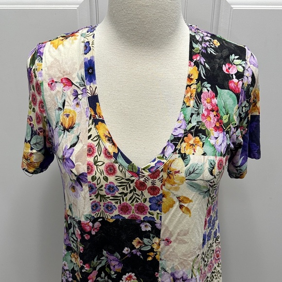 Johnny Was Multicolor Floral Patchwork V-Neck Top - Picture 2 of 8